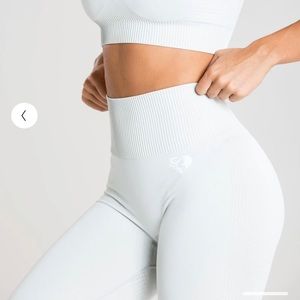 NWOT Women’s Best bundle: POWER SEAMLESS LEGGINGS